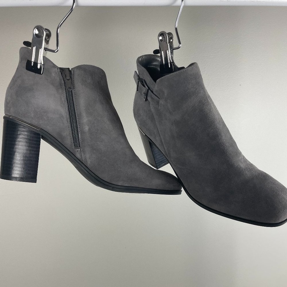 Grey Suede Ankle Boots With Zip and Buckle Black Sole High Quality Size 9